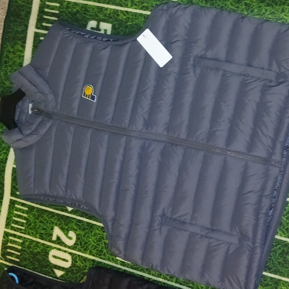 Indiana Pacers Full Zip Puffer Vest Jacket Winter Coat NWT - Picture 2 of 5
